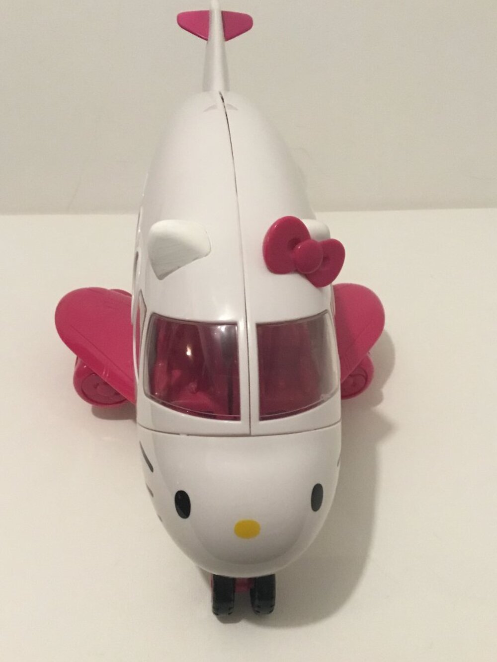 Hello Kitty Jet Airplane with 3 figures & accessories